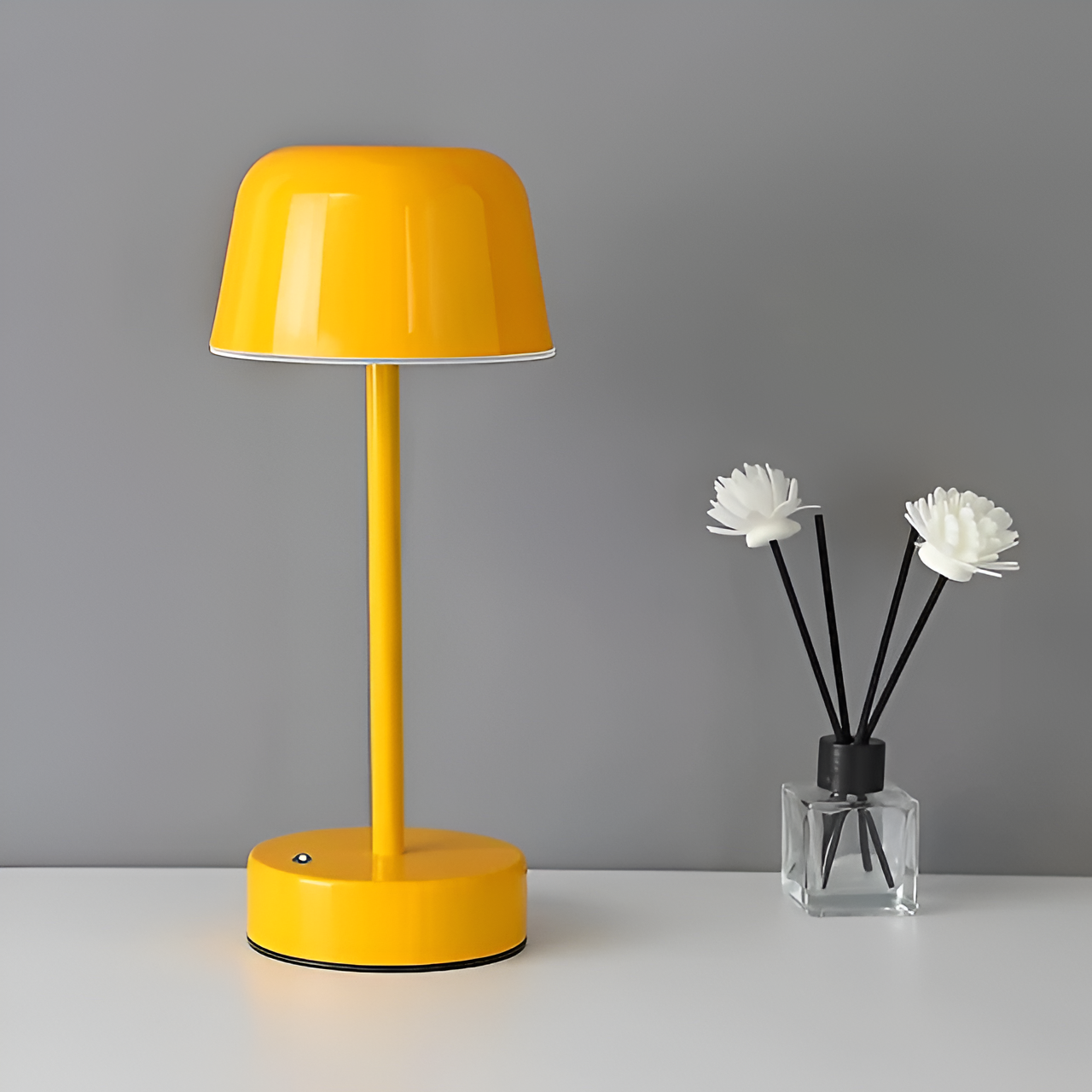 Cordless LED table lamp in retro design