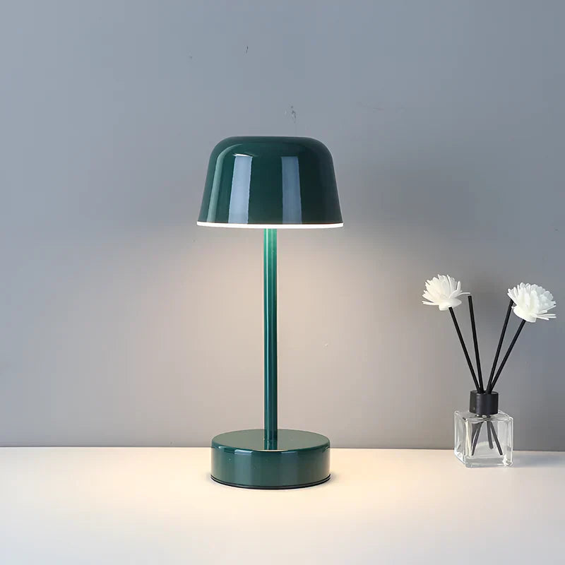 Cordless LED table lamp in retro design
