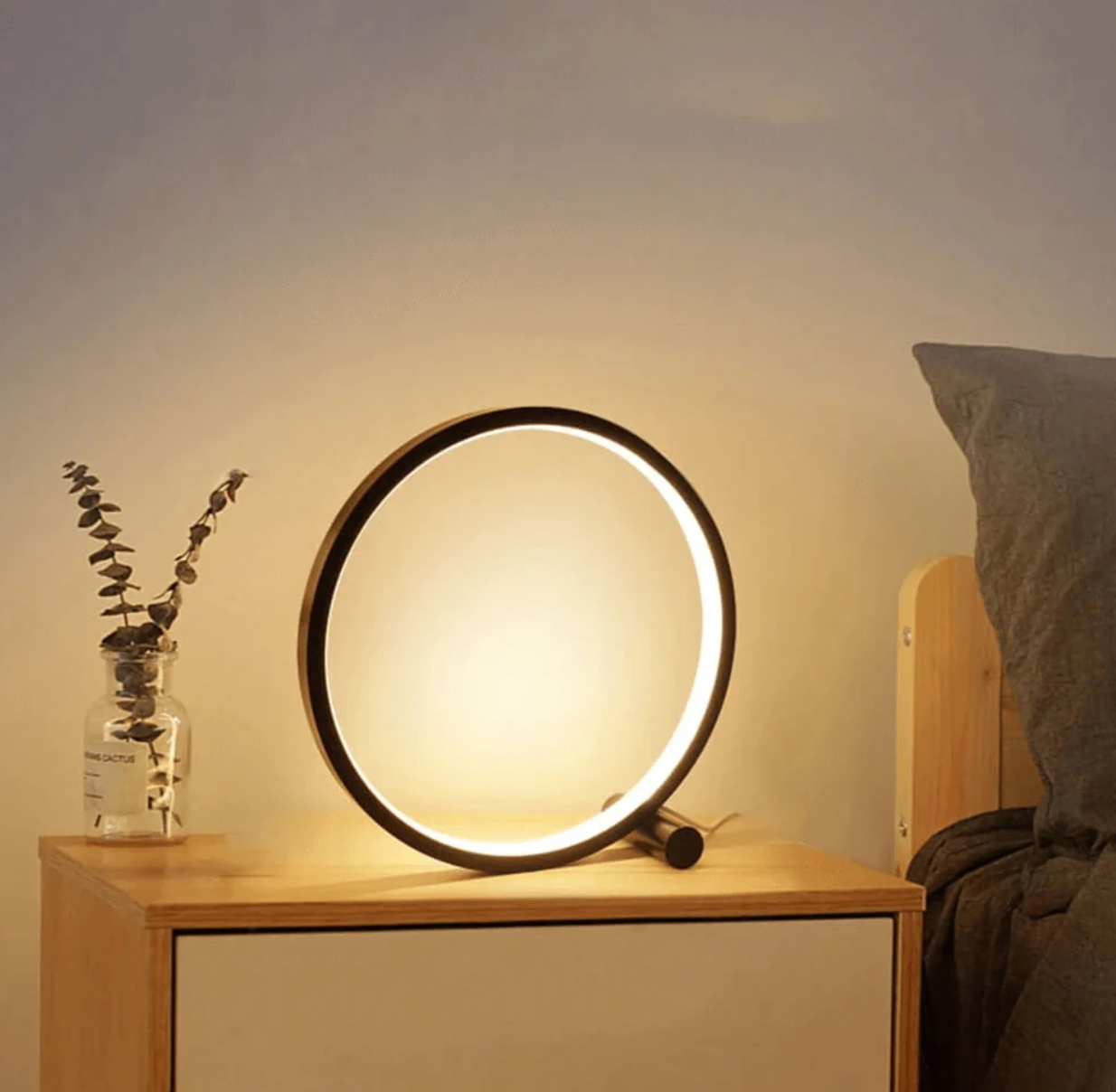 Minimalist Table Lamp with Touch and Dimming Function