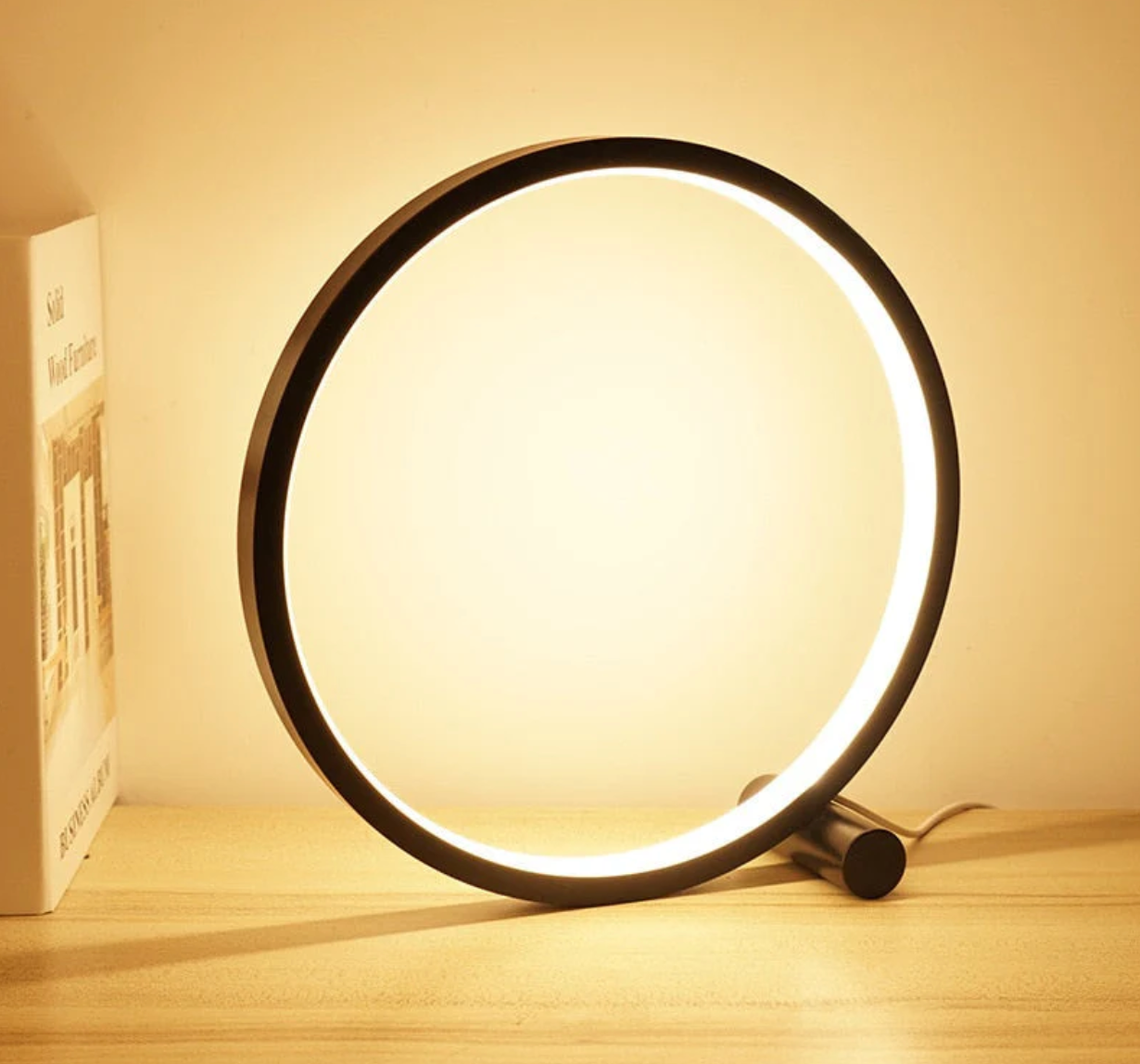 Minimalist Table Lamp with Touch and Dimming Function